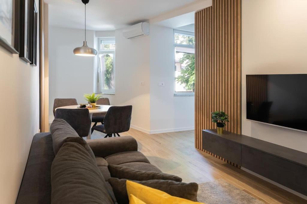 Appartamento Flat4Us#Cozy#Freeparking#5People Zagabria Esterno foto